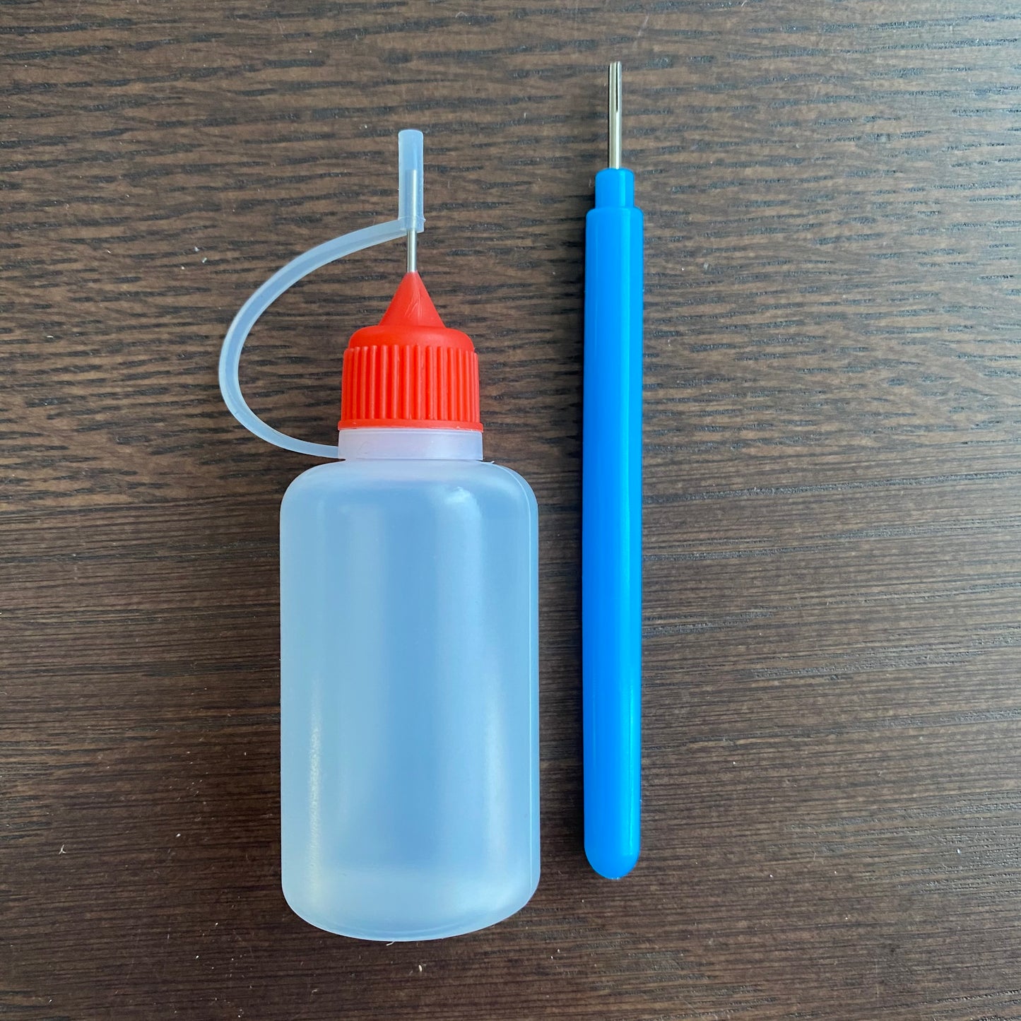 Quilling tool & glue bottle