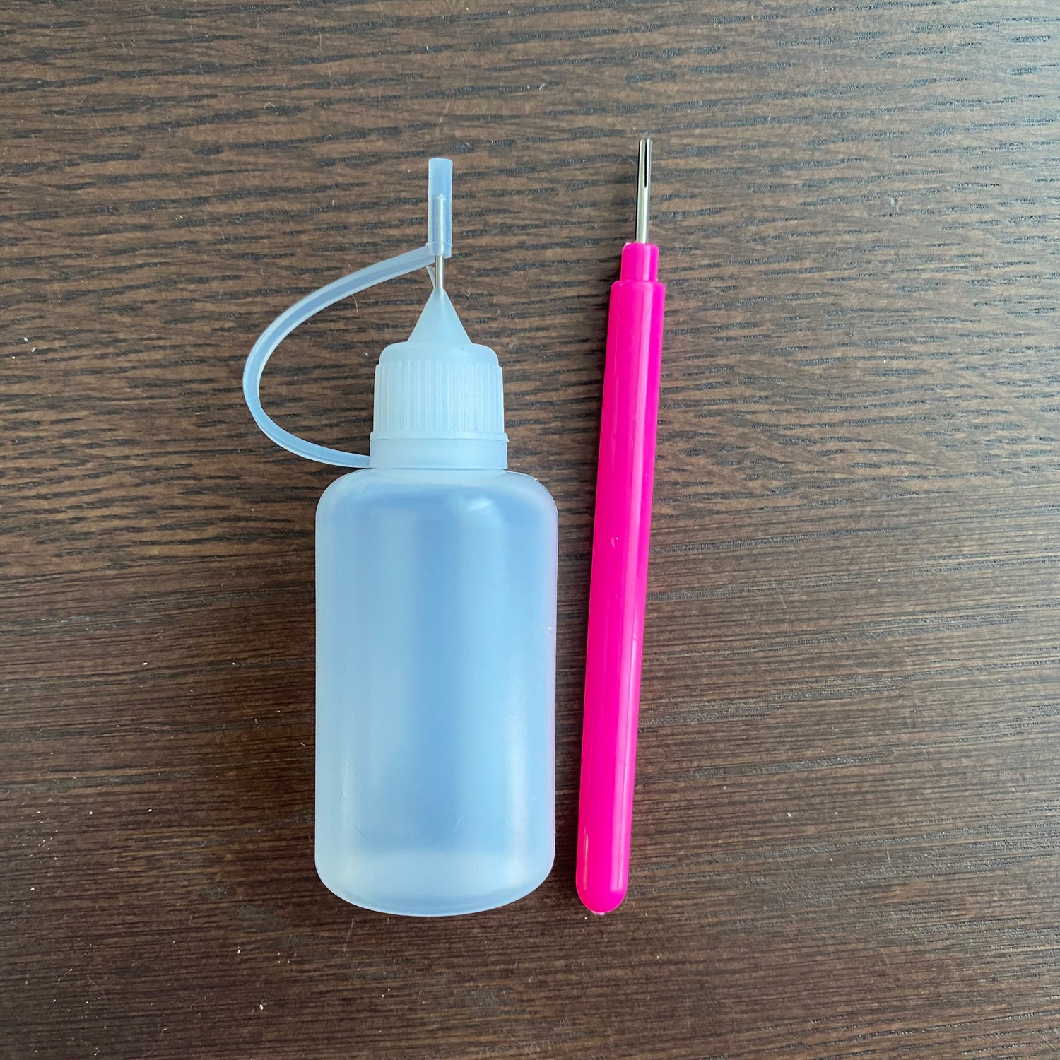 Quilling tool & glue bottle